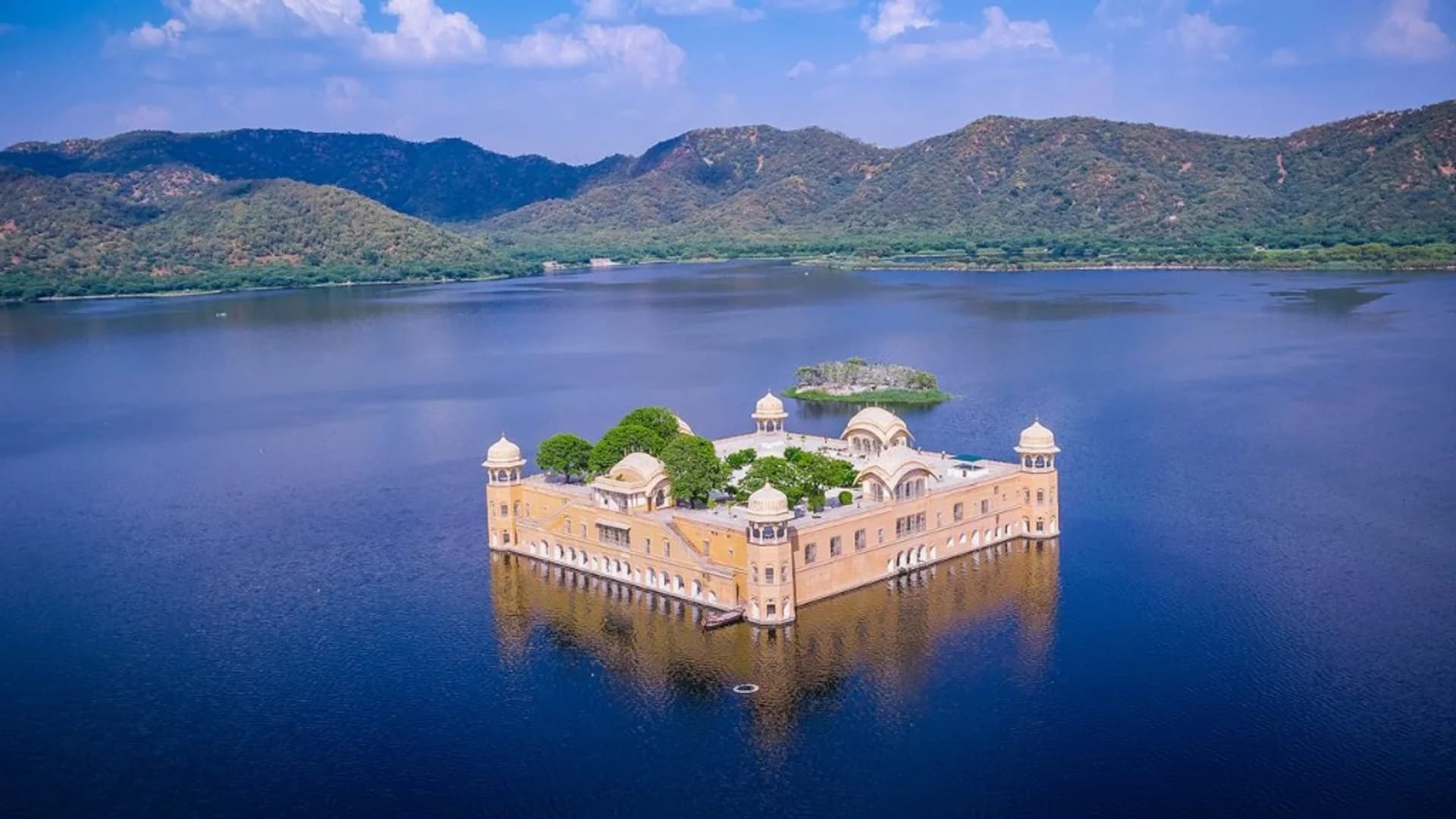 Jal Mahal water palace on Man Sagar Lake in Jaipur